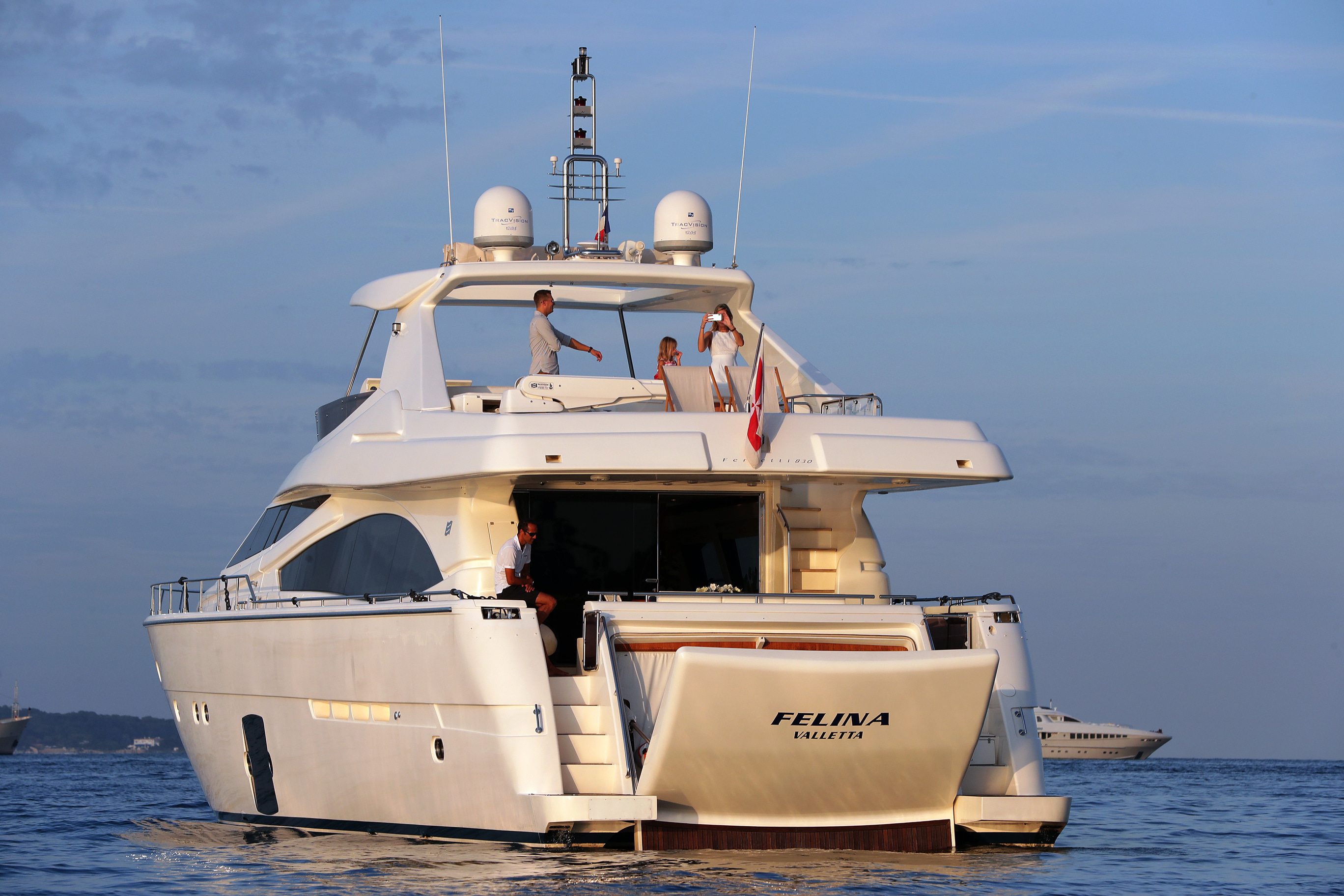 2009 FERRETTI 830 a noleggio (photo 13)