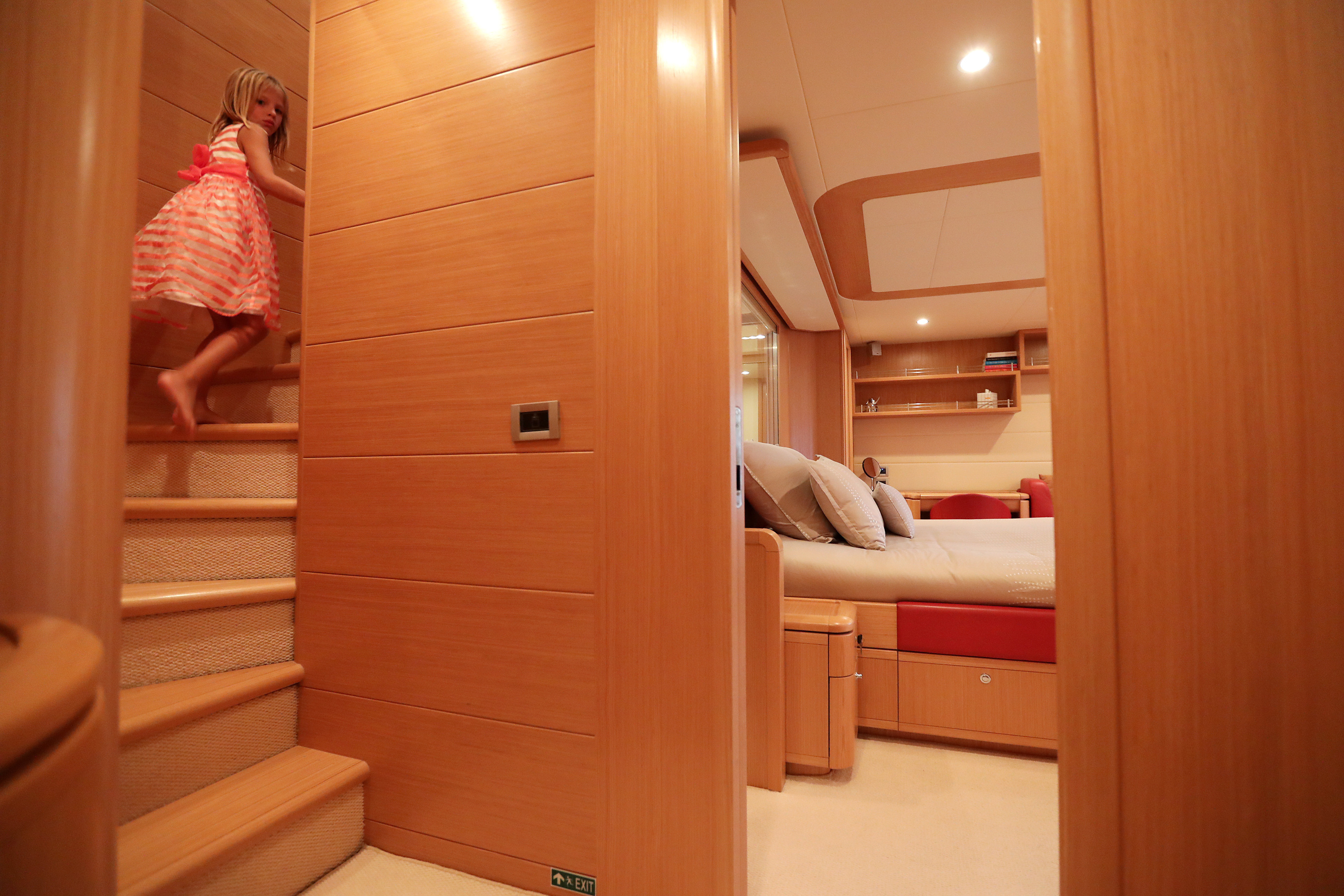 2009 FERRETTI 830 a noleggio (photo 23)