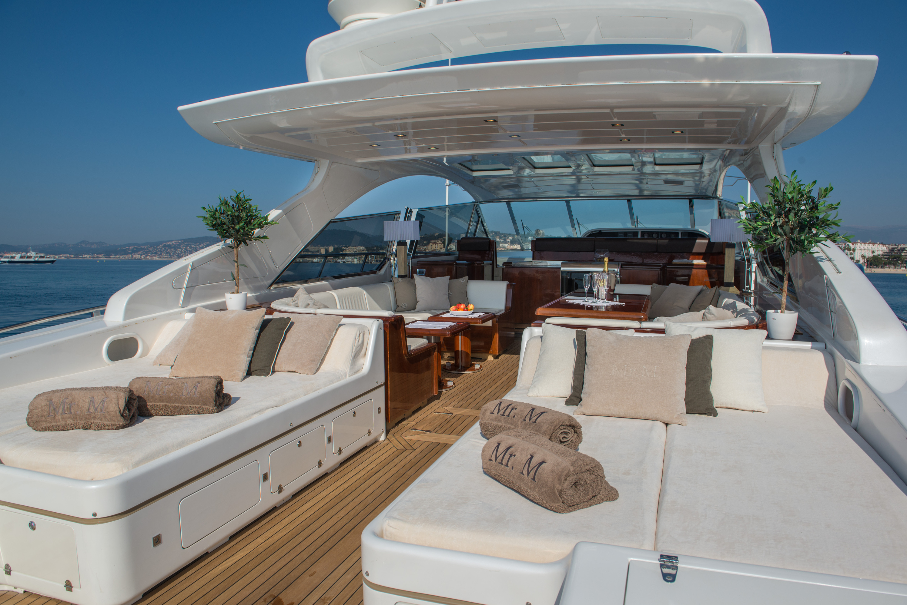 2005 Overmarine MANGUSTA 80 te huur (photo 5)
