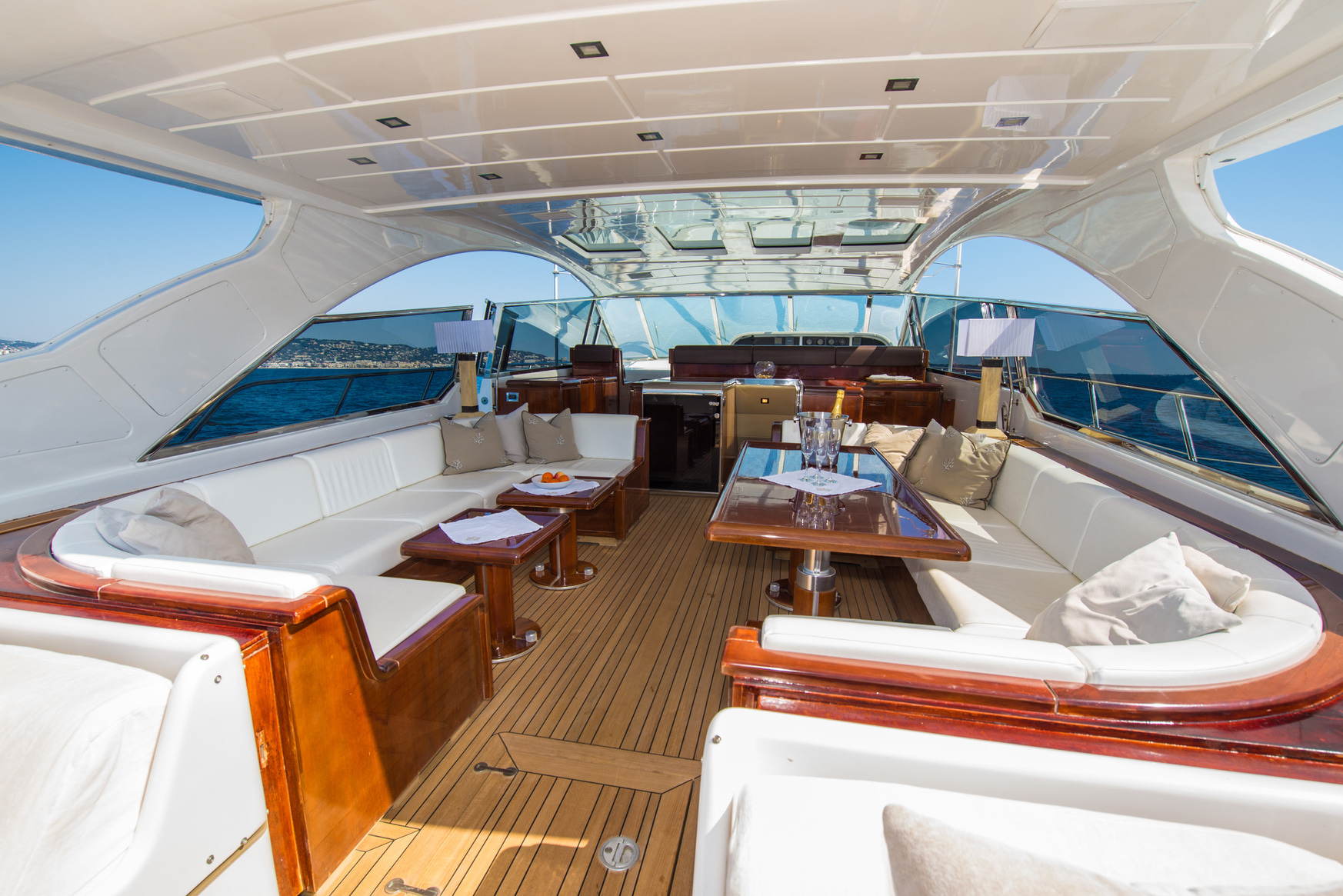 2005 Overmarine MANGUSTA 80 te huur (photo 6)