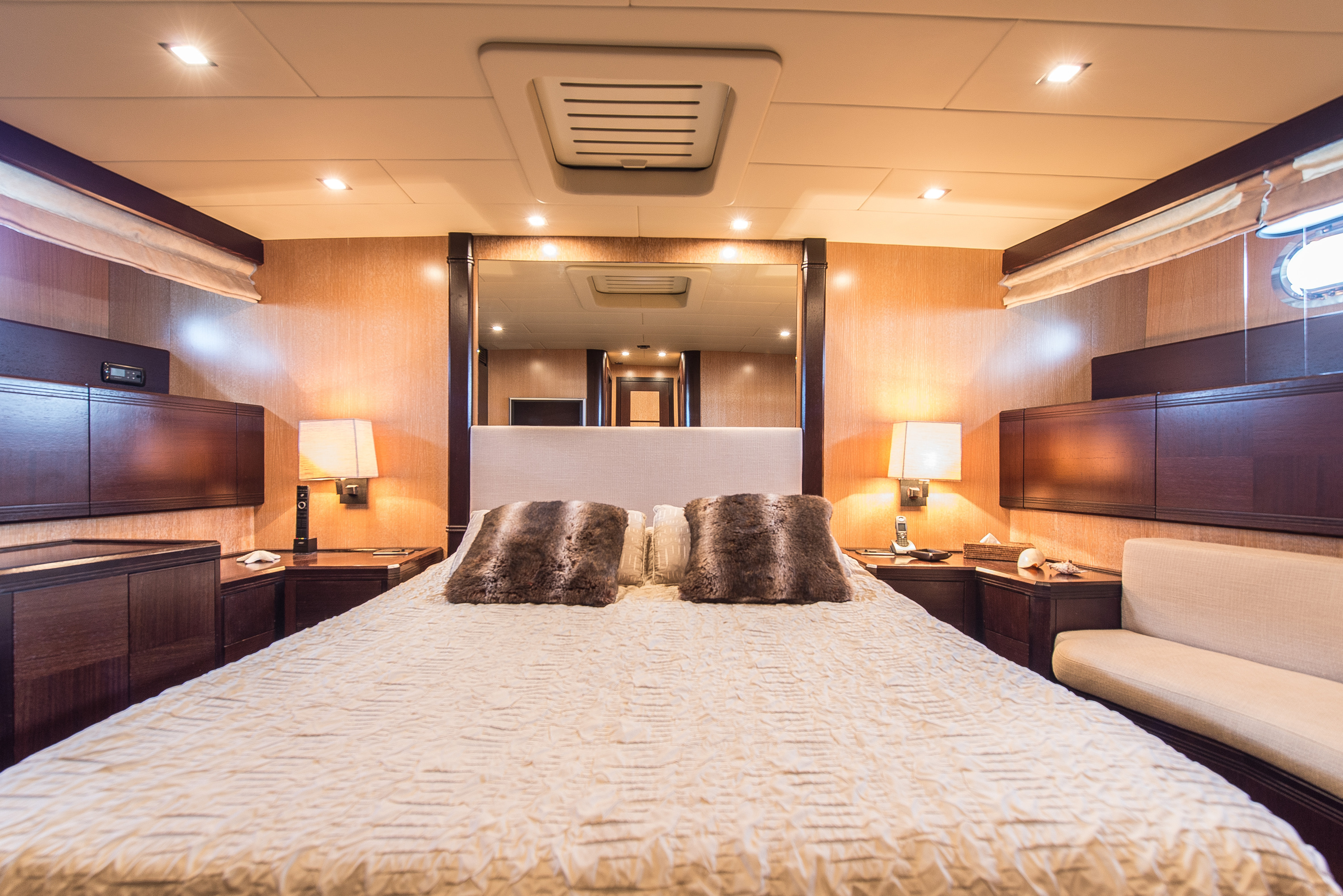 2005 Overmarine MANGUSTA 80 te huur (photo 8)