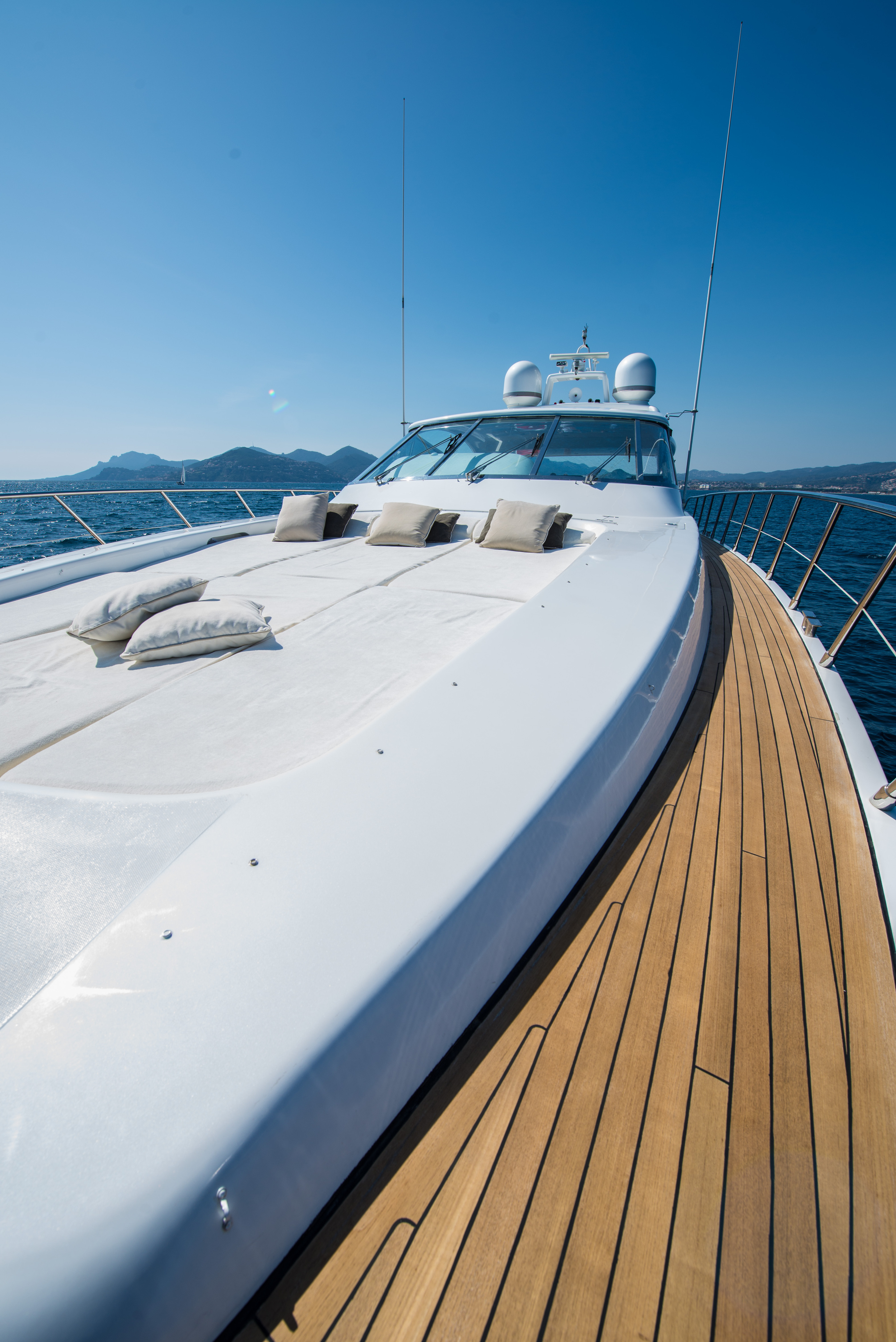 2005 Overmarine MANGUSTA 80 te huur (photo 11)