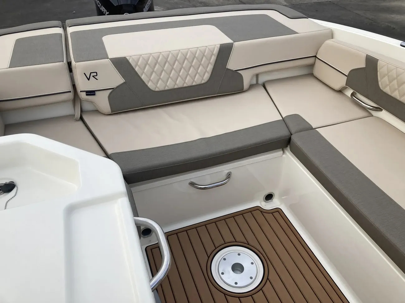 2023 Bayliner VR6 Cuddy Outboard te koop (photo 2)