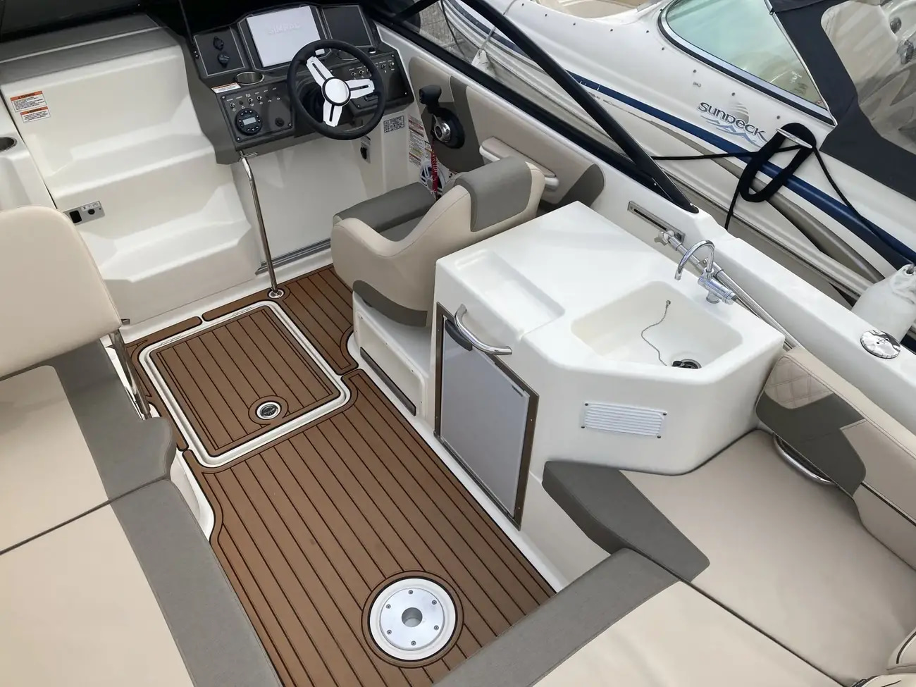 2023 Bayliner VR6 Cuddy Outboard te koop (photo 12)