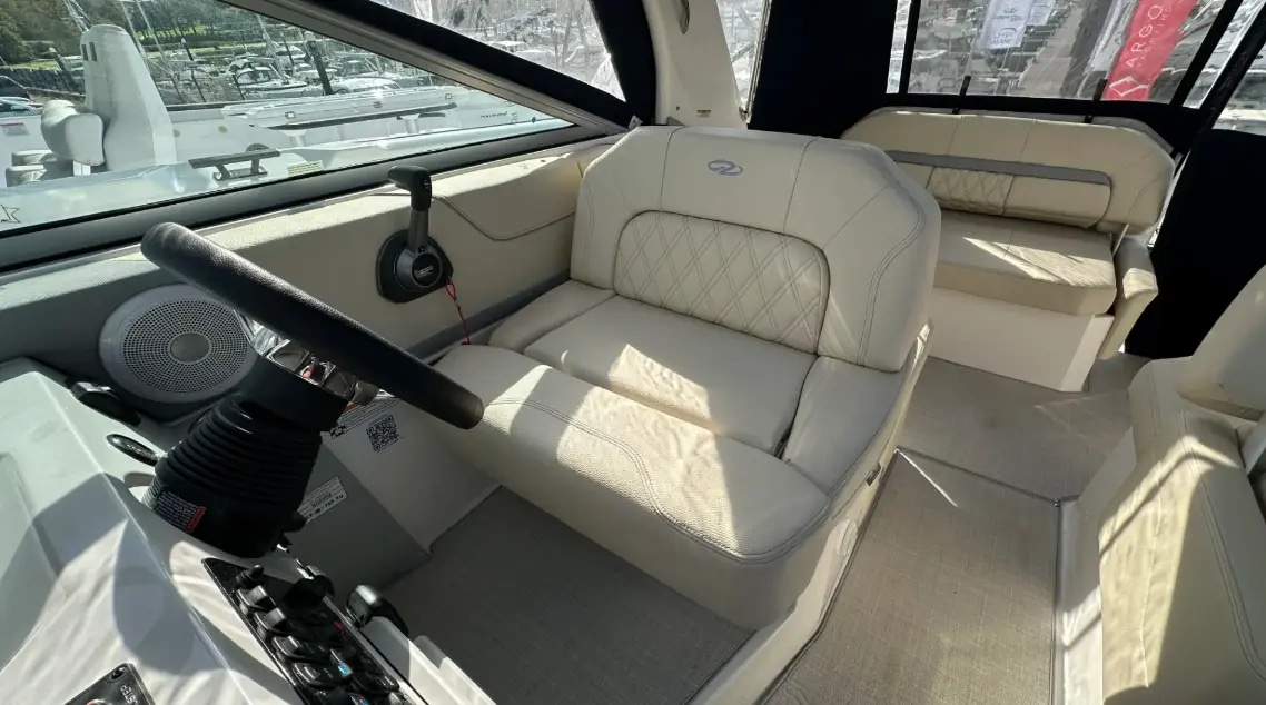 2025 Regal 26 Express Cruiser te koop (photo 16)