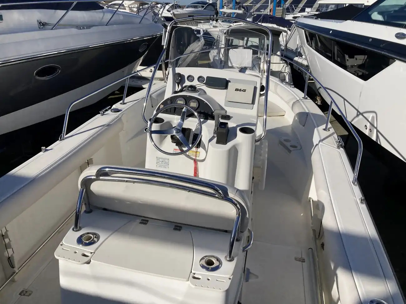 2003 Boston Whaler 210 Outrage en venta (photo 2)