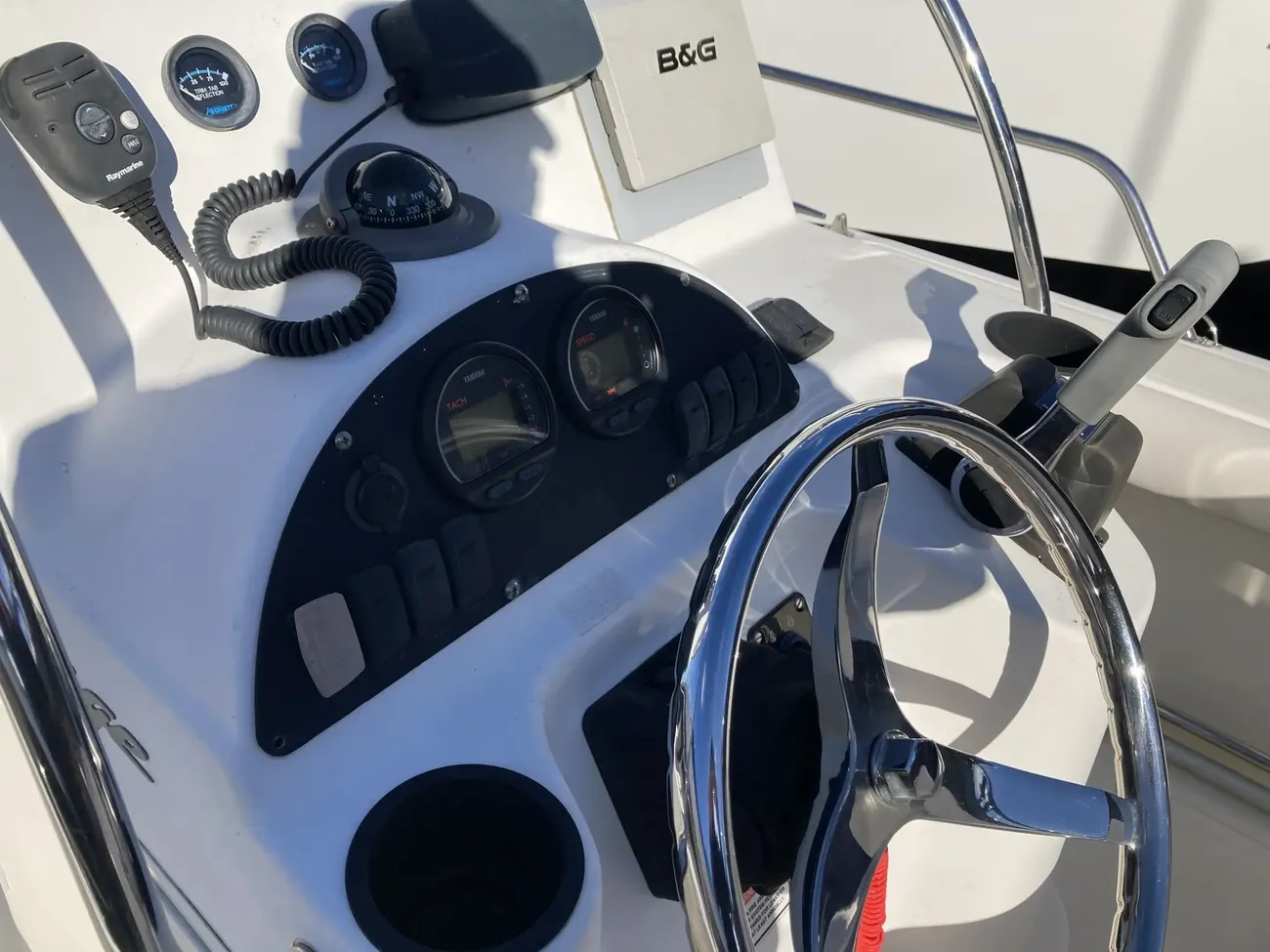 2003 Boston Whaler 210 Outrage en venta (photo 11)