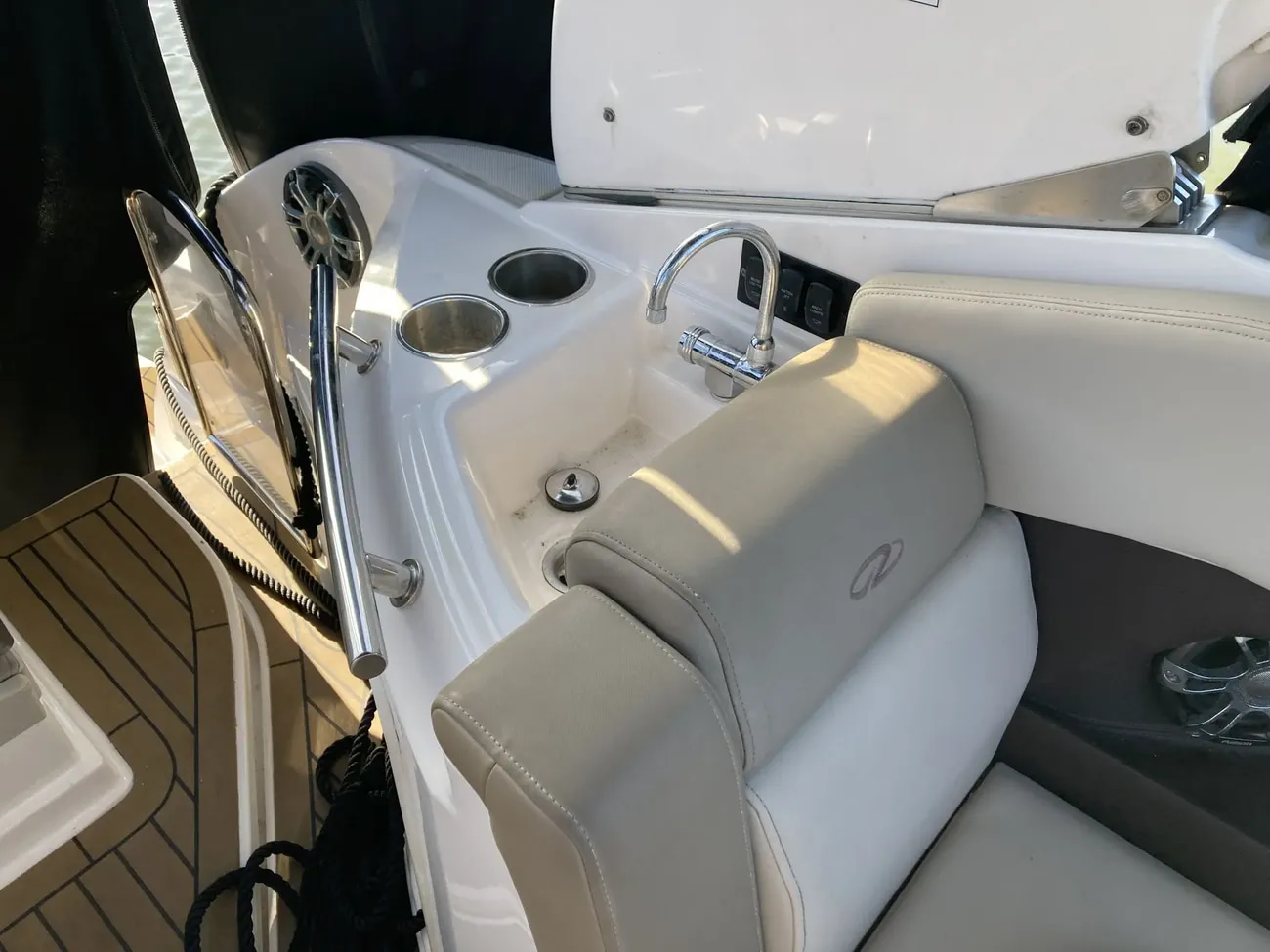 2014 Regal 280 Express à vendre (photo 7)