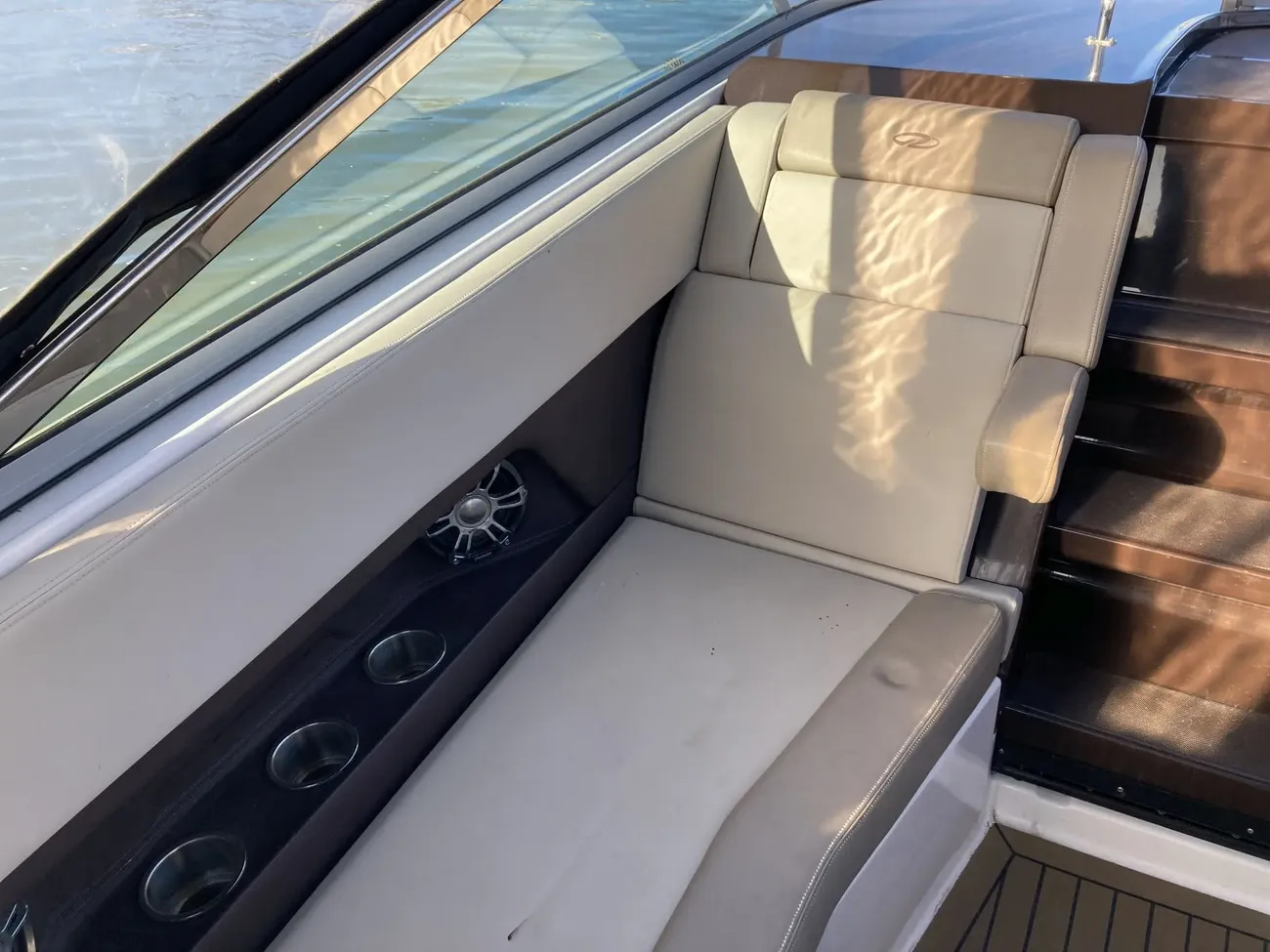 2014 Regal 280 Express à vendre (photo 13)