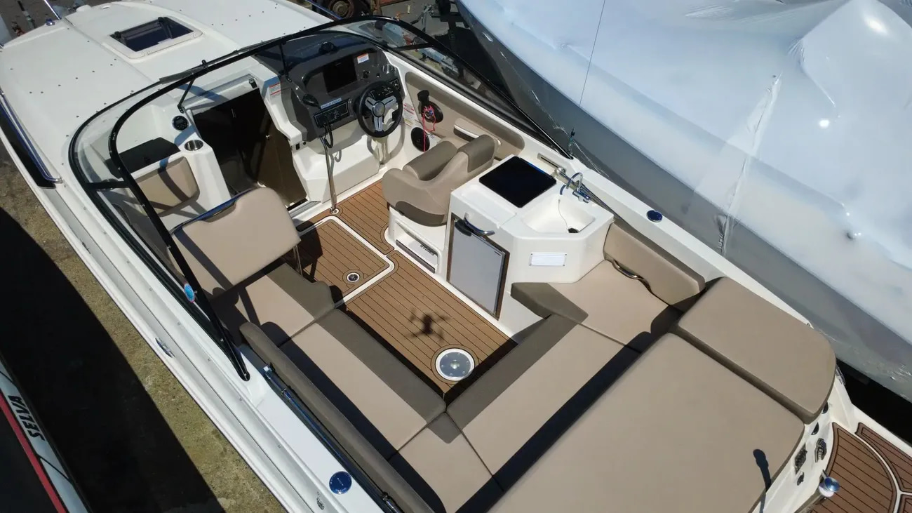 2019 Bayliner VR6 Cuddy Outboard à venda (photo 2)