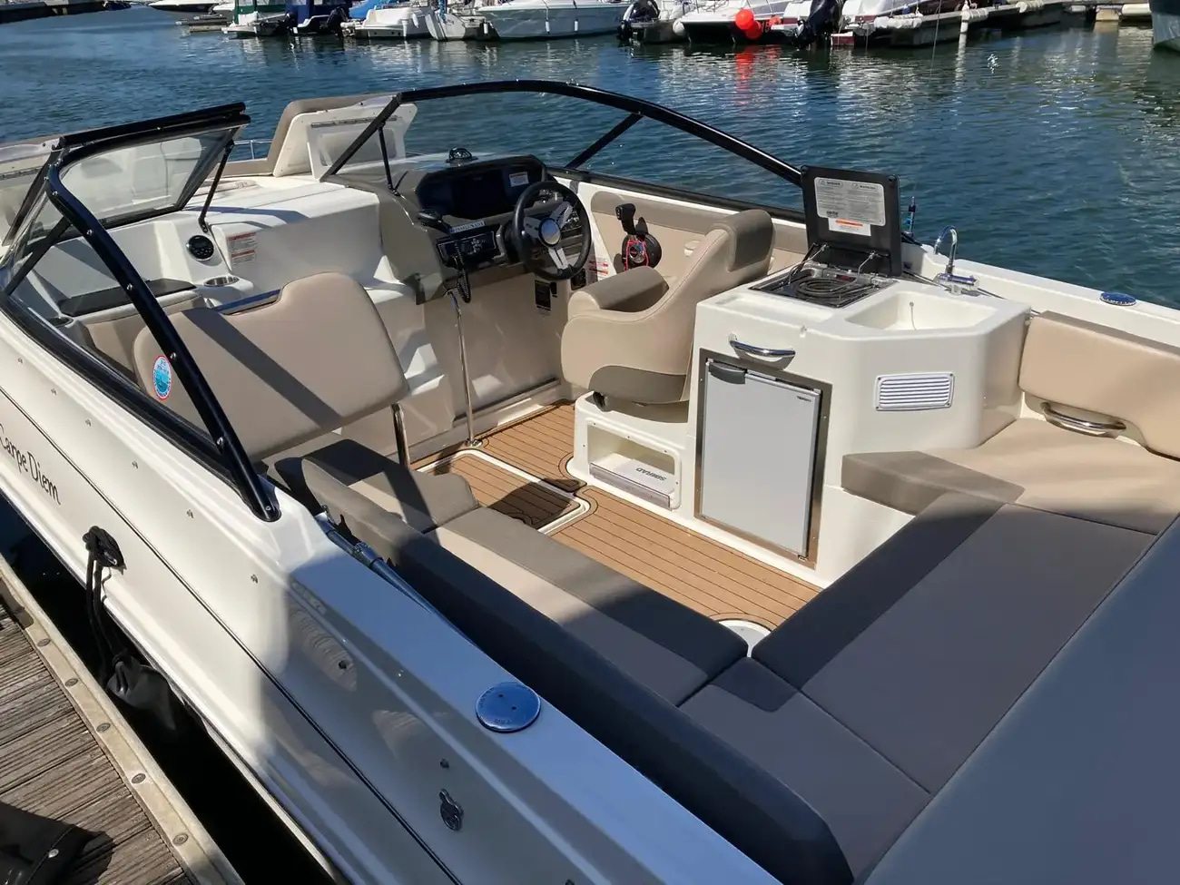 2019 Bayliner VR6 Cuddy Outboard à venda (photo 3)