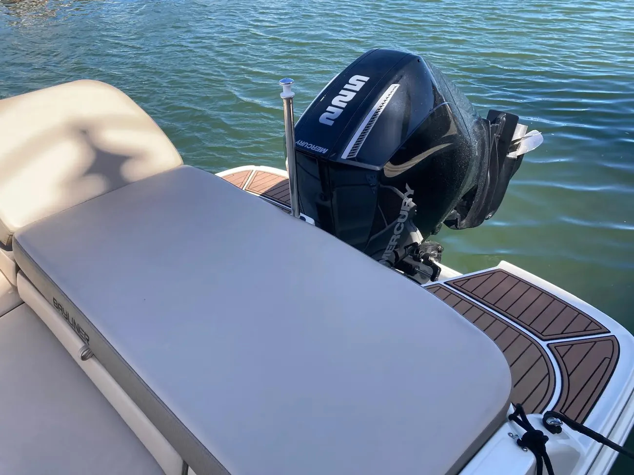 2019 Bayliner VR6 Cuddy Outboard à venda (photo 4)