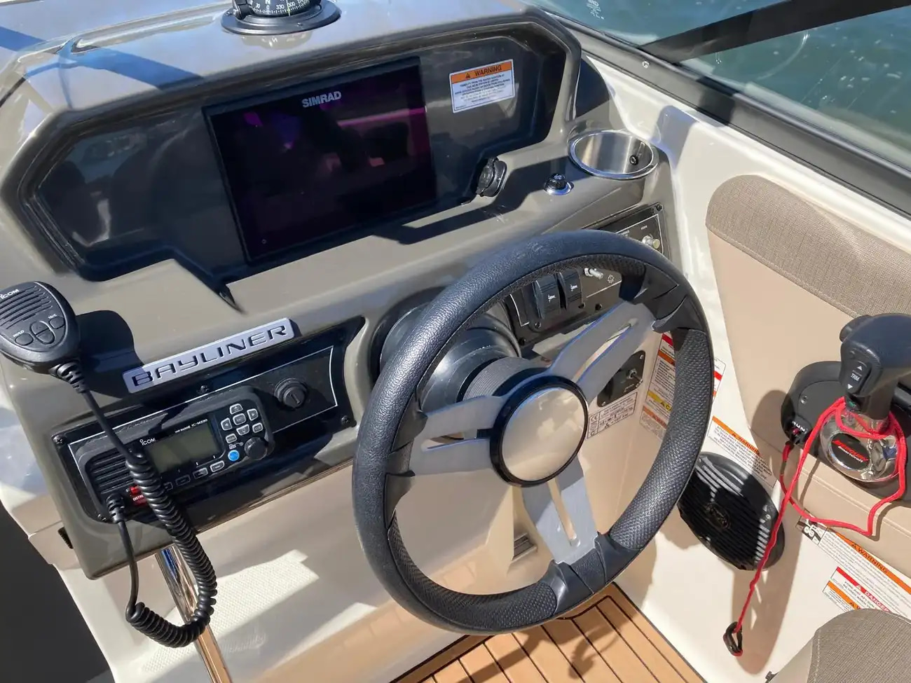 2019 Bayliner VR6 Cuddy Outboard à venda (photo 5)