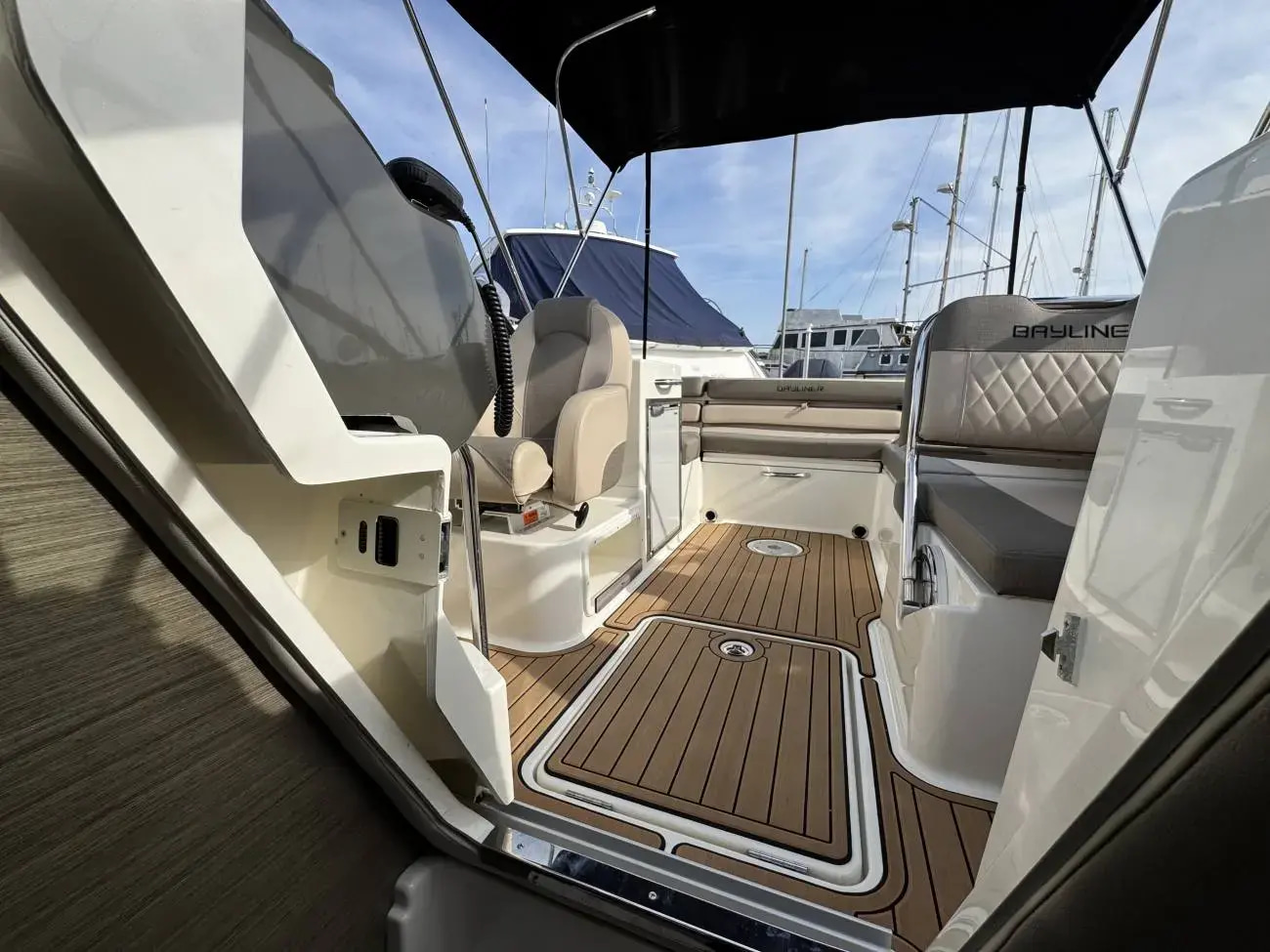 2019 Bayliner VR6 Cuddy Outboard à venda (photo 7)