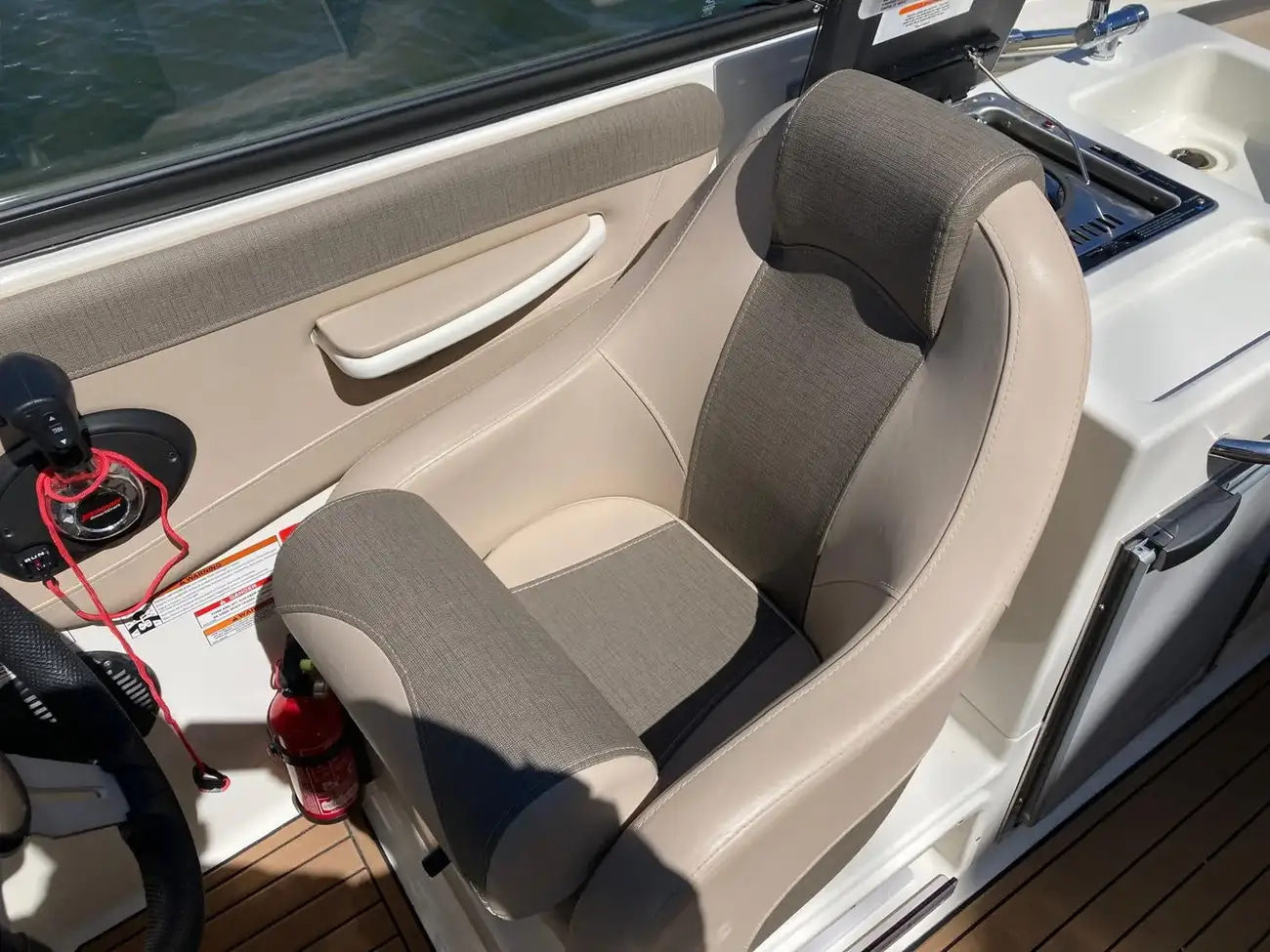 2019 Bayliner VR6 Cuddy Outboard à venda (photo 10)