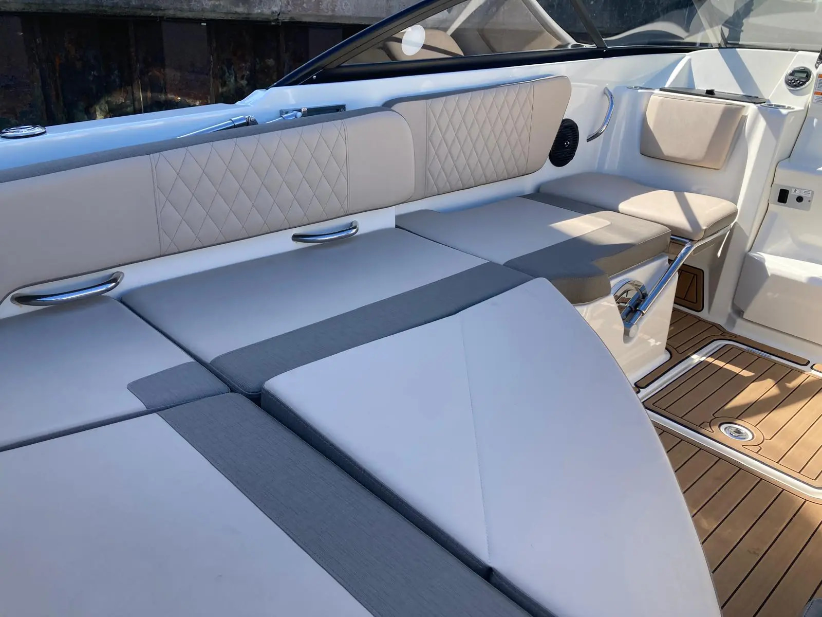 2019 Bayliner VR6 Cuddy Outboard à venda (photo 12)