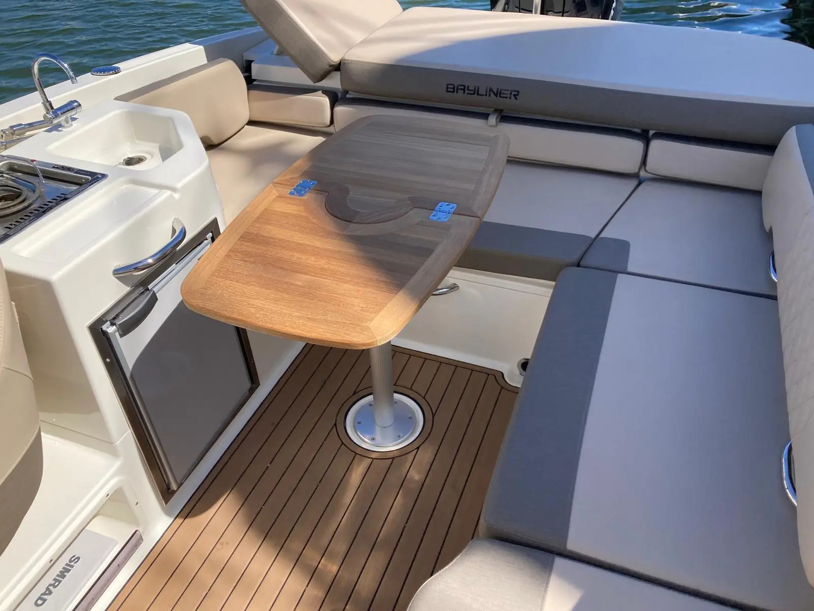 2019 Bayliner VR6 Cuddy Outboard à venda (photo 16)