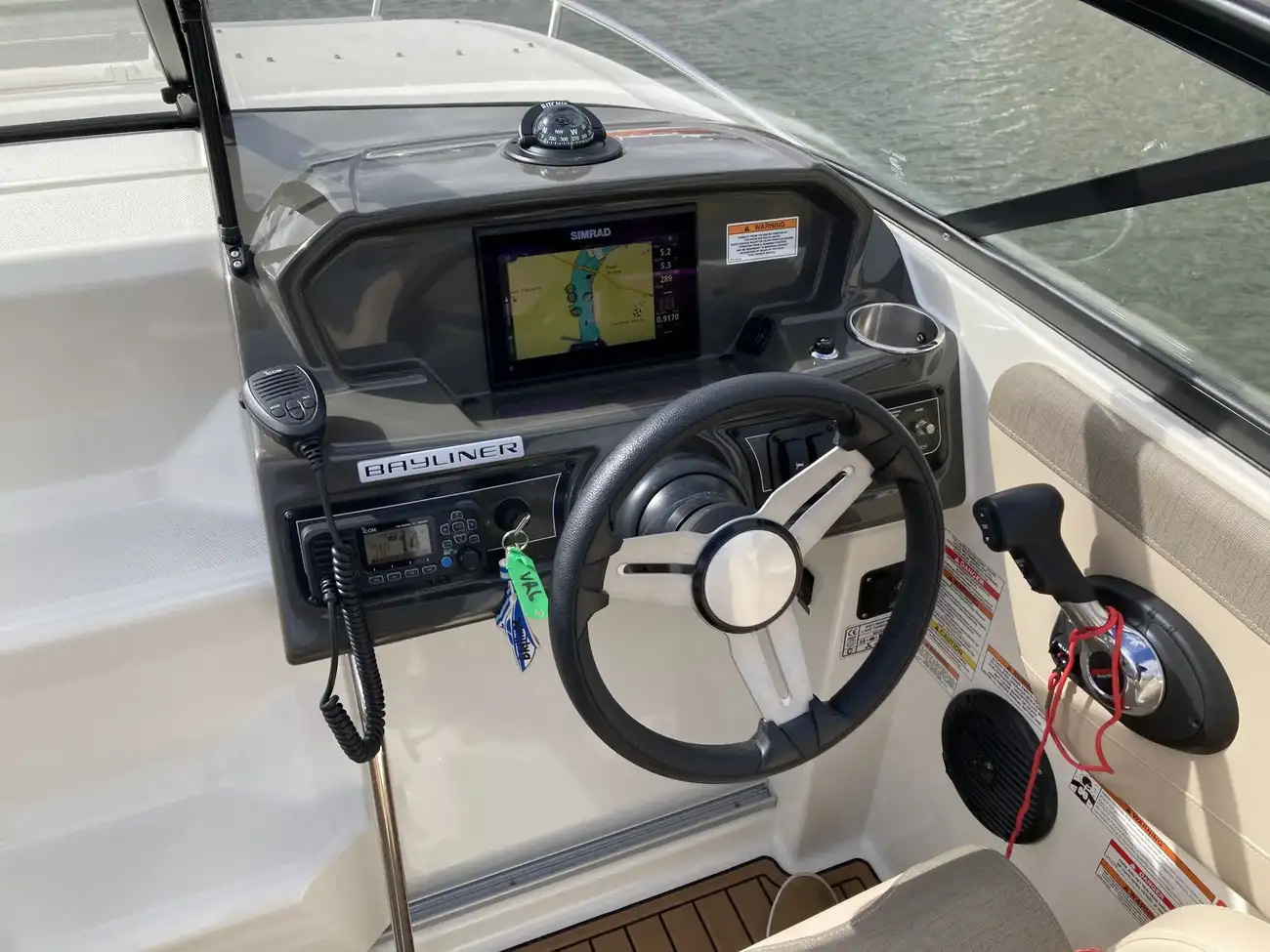 2019 Bayliner VR6 Cuddy Outboard à venda (photo 21)
