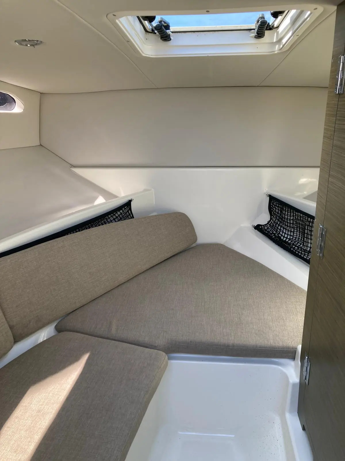 2019 Bayliner VR6 Cuddy Outboard à venda (photo 26)