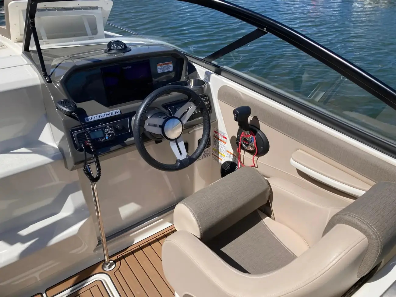2019 Bayliner VR6 Cuddy Outboard à venda (photo 27)