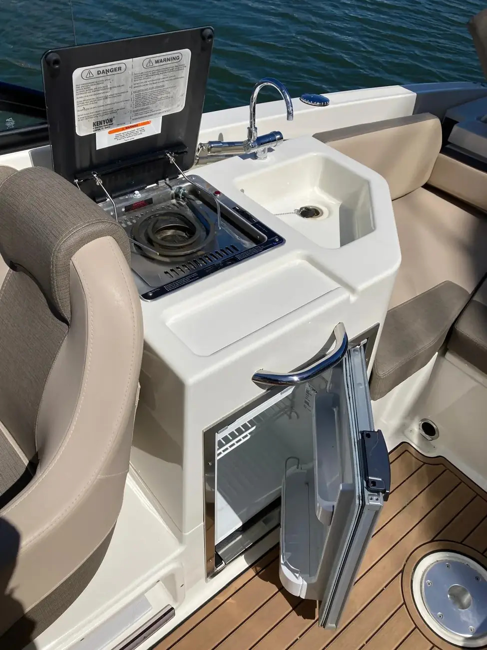 2019 Bayliner VR6 Cuddy Outboard à venda (photo 30)