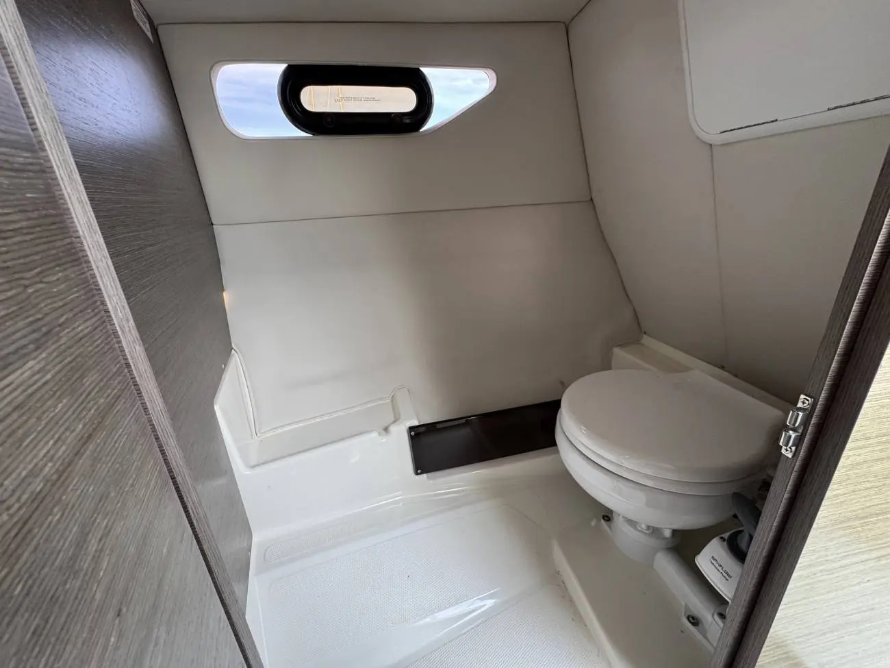 2019 Bayliner VR6 Cuddy Outboard à venda (photo 35)