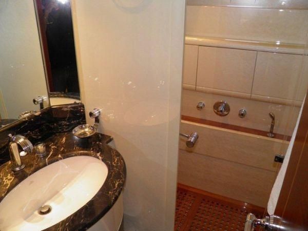 2003 Mangusta 80 te koop (photo 8)