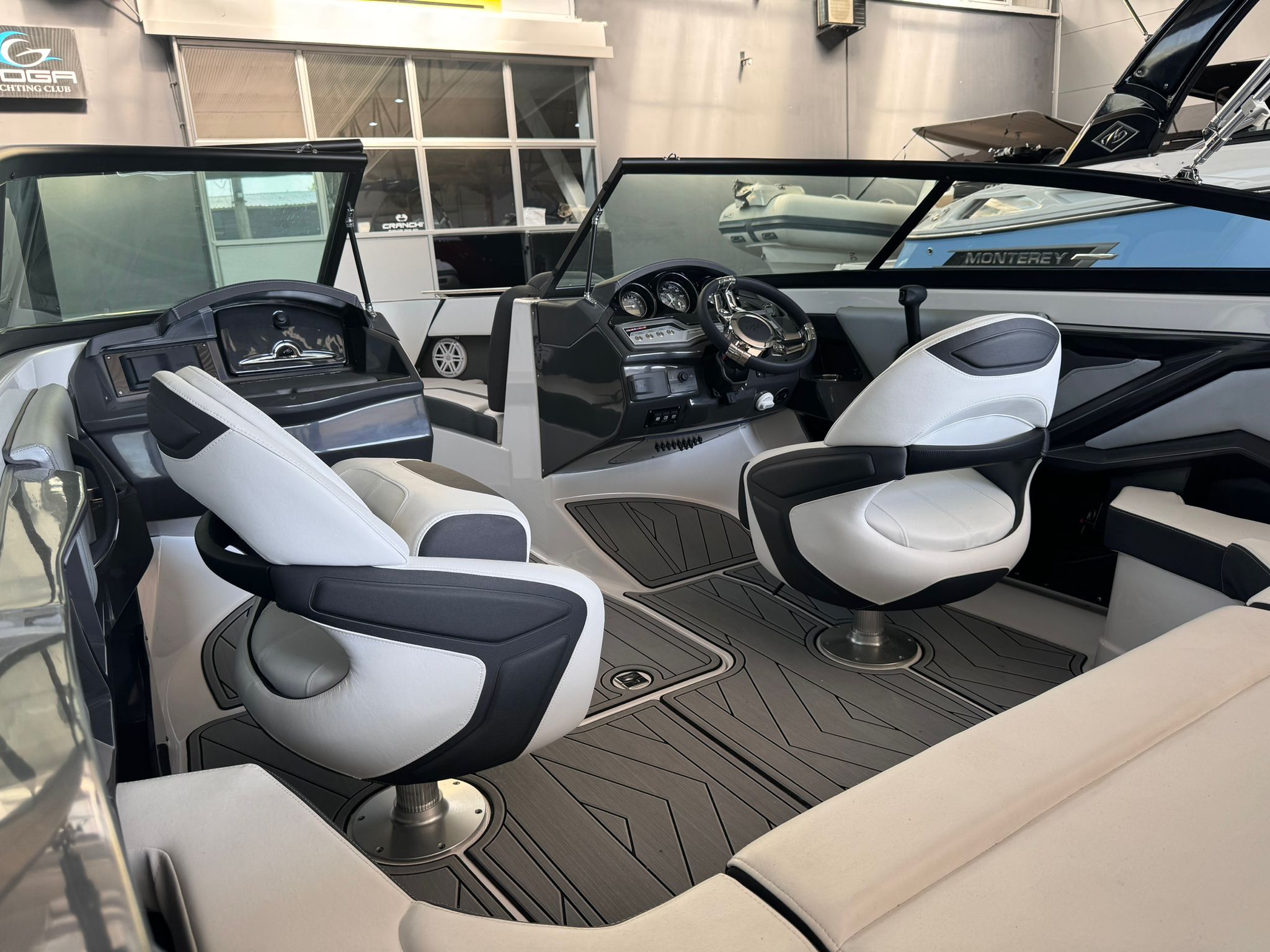 2024 Monterey 218 SS te koop (photo 4)