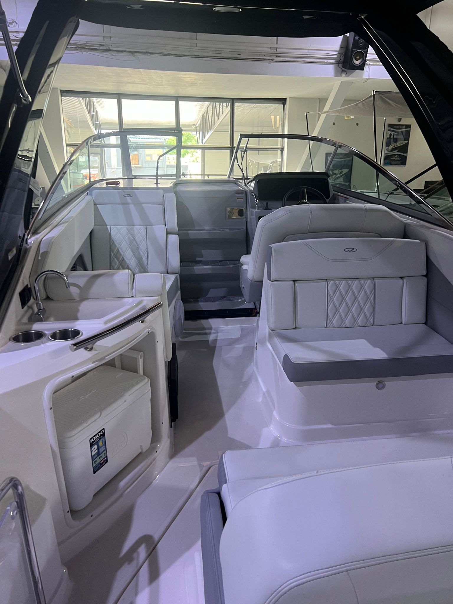 2023 Regal 28 Express à vendre (photo 13)