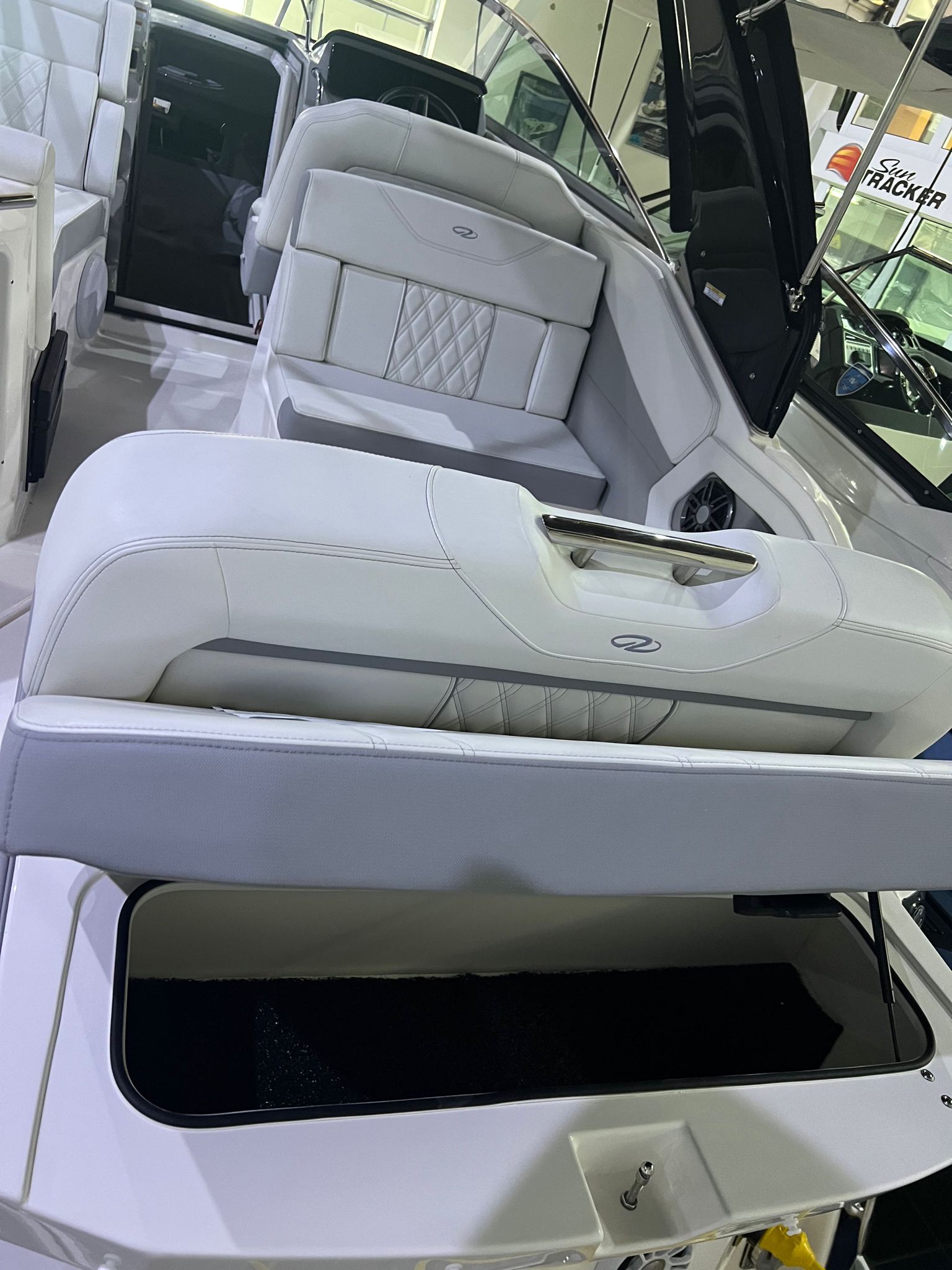 2023 Regal 28 Express à vendre (photo 14)