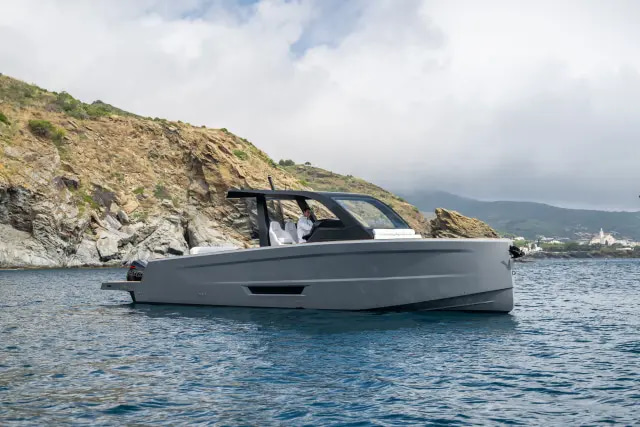 2025 Maxim Yachts MAX43 Race for sale (photo 2)
