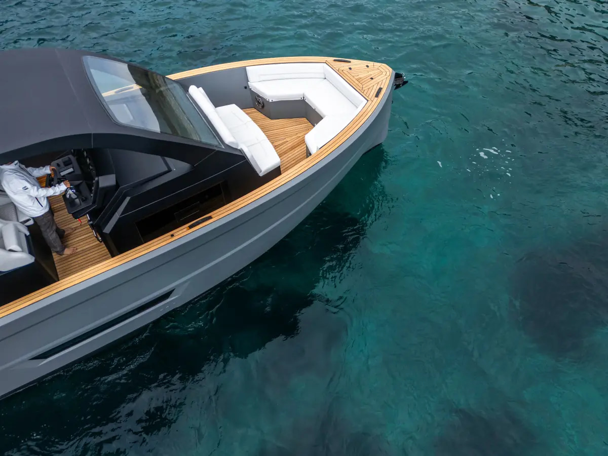 2025 Maxim Yachts MAX43 Race for sale (photo 10)