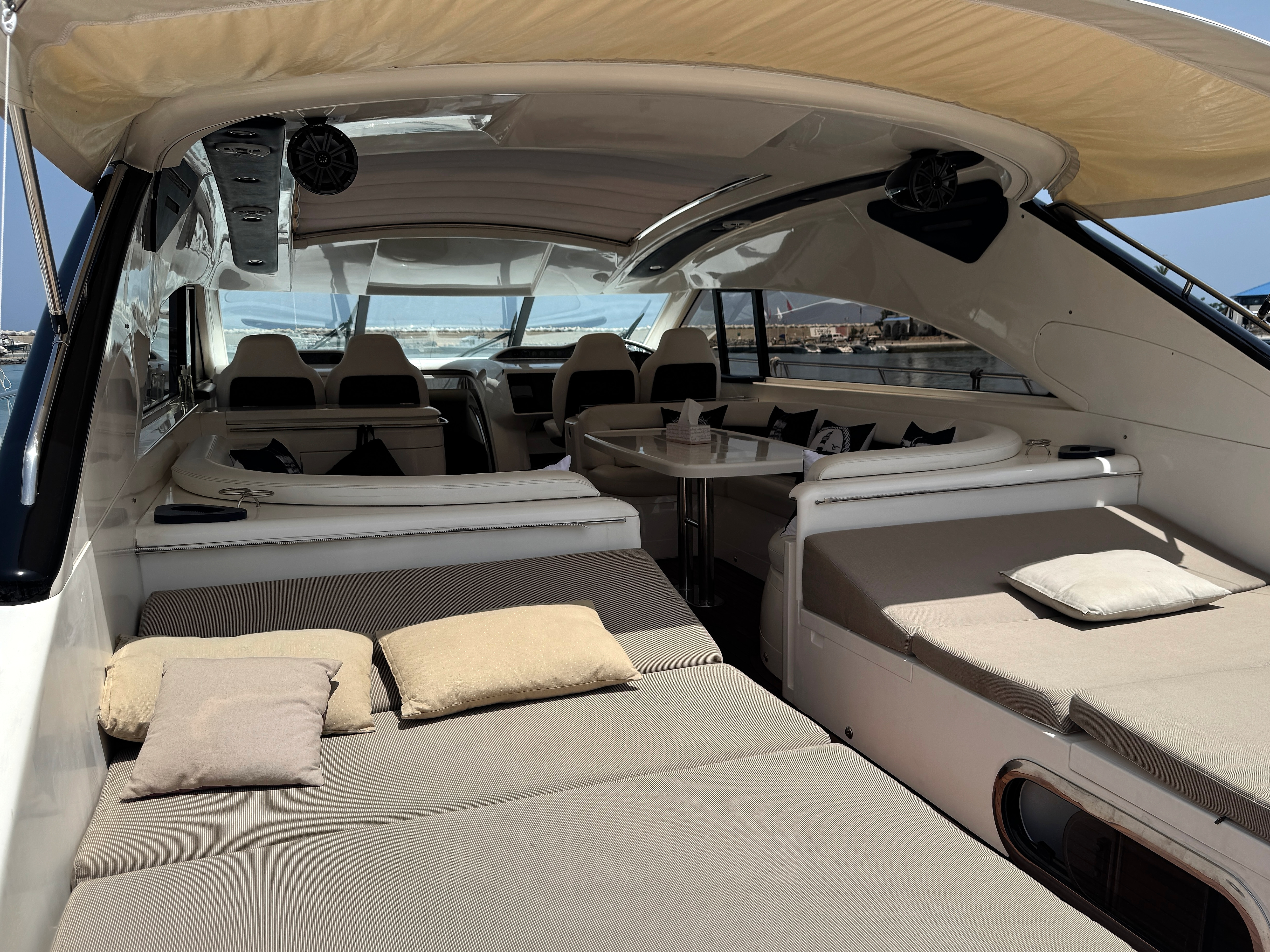 2002 Princess V65 à vendre (photo 2)