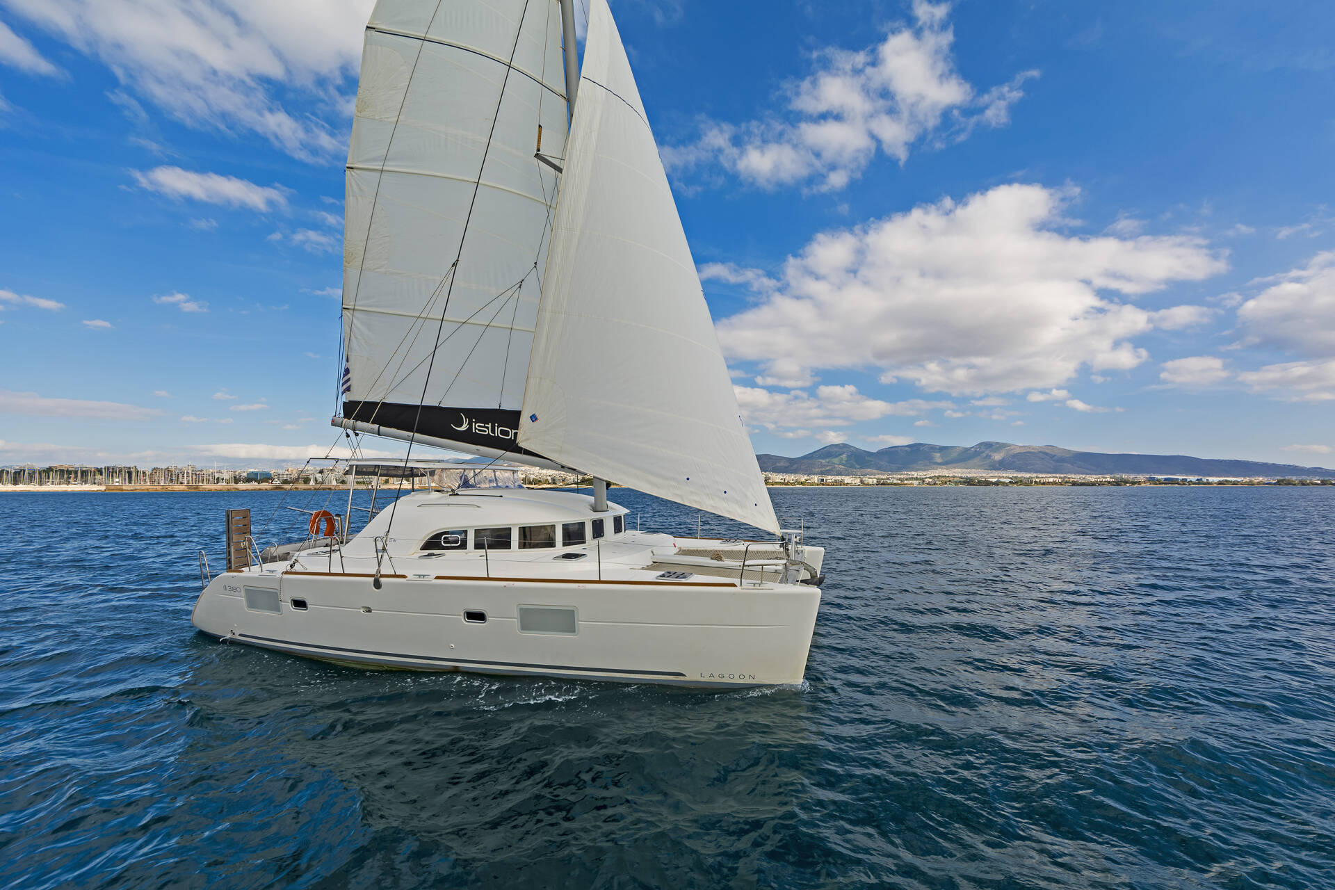 2017 Lagoon 380 for sale (photo 2)