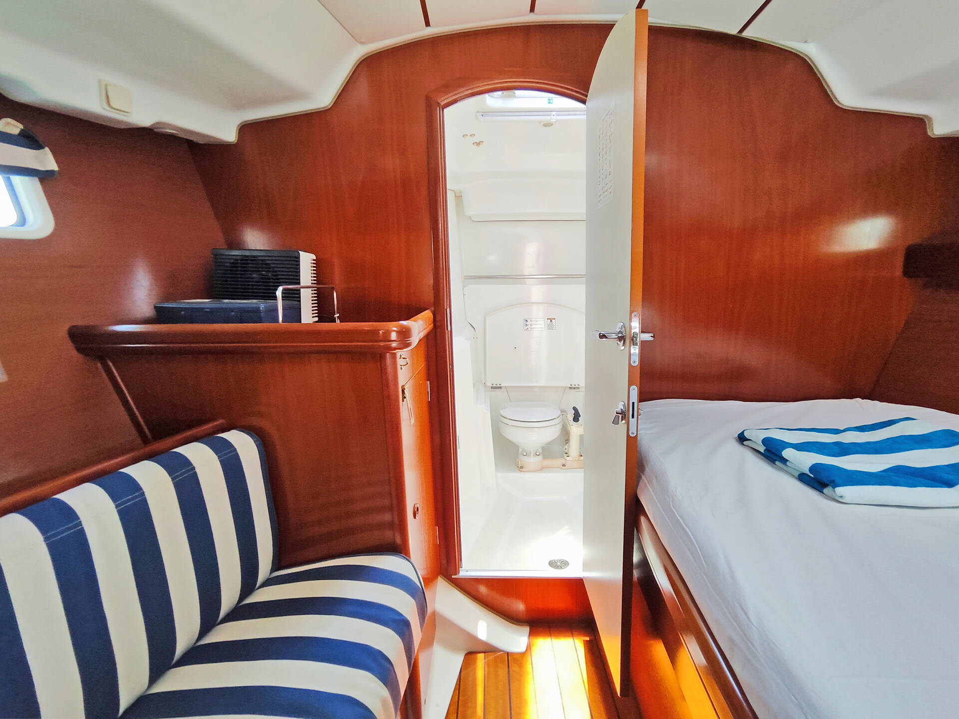 2001 Beneteau Oceanis 411 Clipper en venta (photo 9)