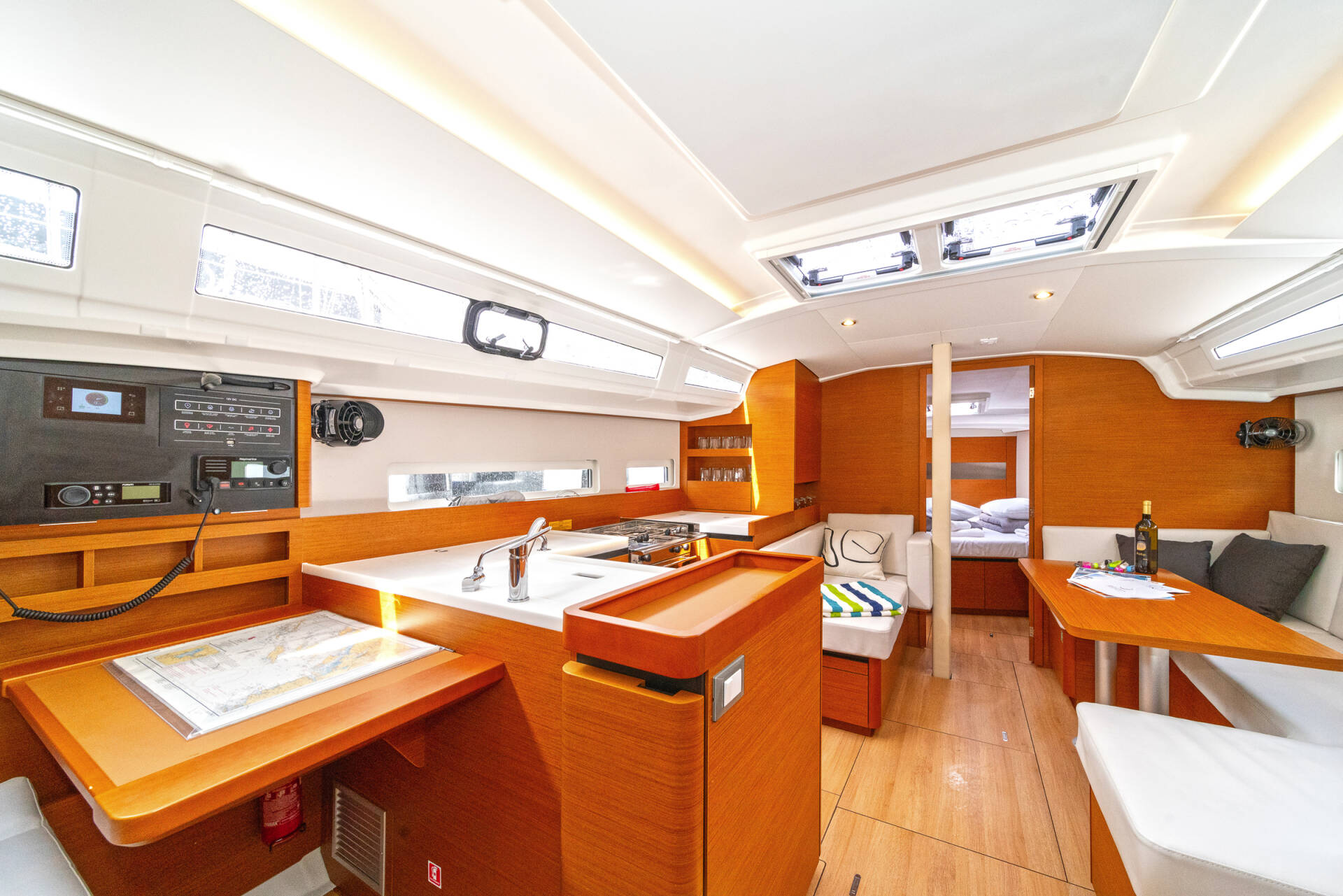 2023 Jeanneau Sun Odyssey 410 for sale (photo 4)