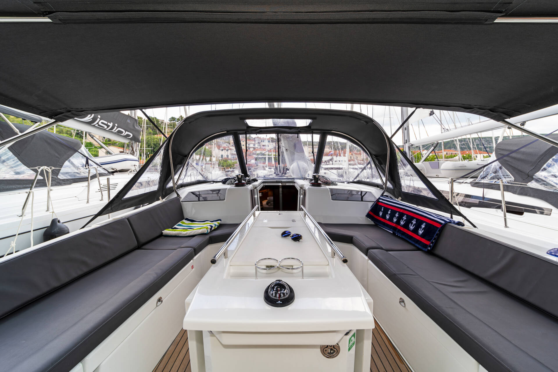 2024 Beneteau Oceanis 40.1 à vendre (photo 7)