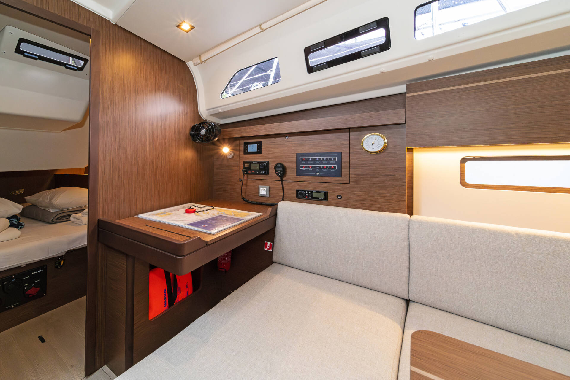 2023 Beneteau Oceanis 40.1 te koop (photo 18)