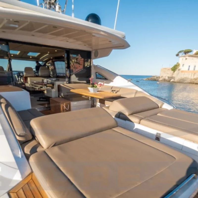 2007 Princess V70 for charter (photo 4)