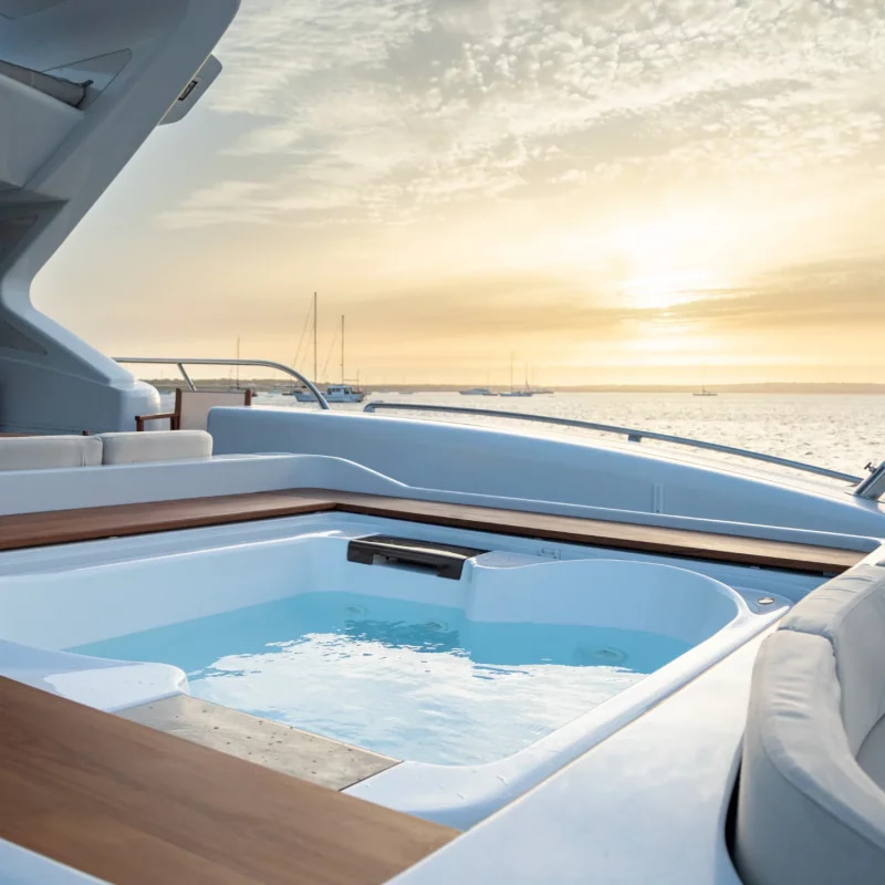 2021 Mangusta 108 zu chartern (photo 42)