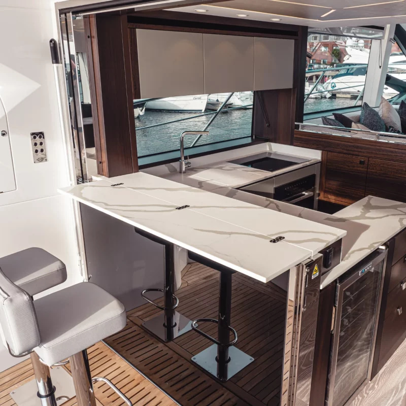 2025 Sunseeker Manhattan 55 à louer (photo 11)