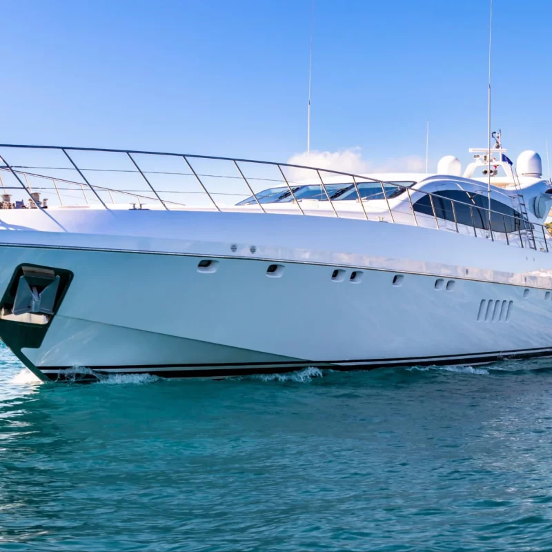 2003 Mangusta 108 for charter (photo 6)