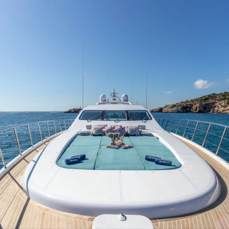 2003 Mangusta 108 for charter (photo 8)