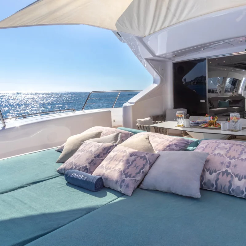 2003 Mangusta 108 for charter (photo 9)