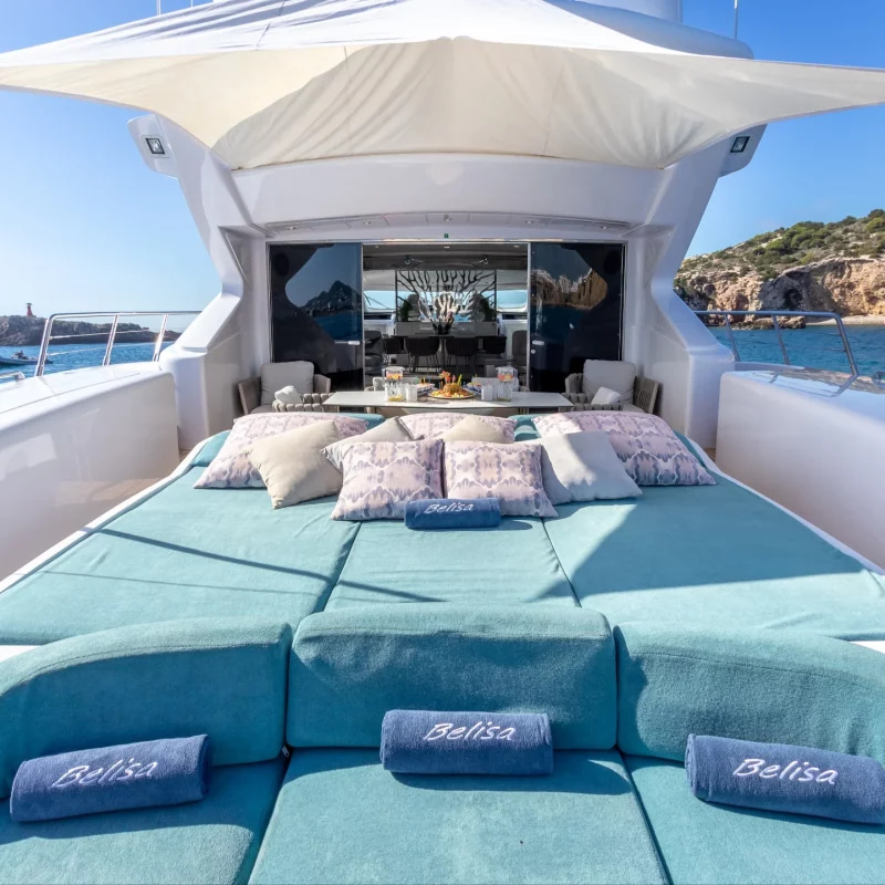 2003 Mangusta 108 for charter (photo 10)
