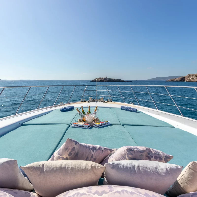 2003 Mangusta 108 for charter (photo 15)