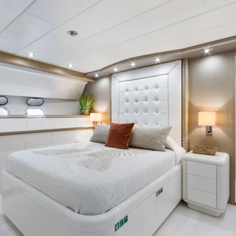 2003 Mangusta 108 for charter (photo 20)