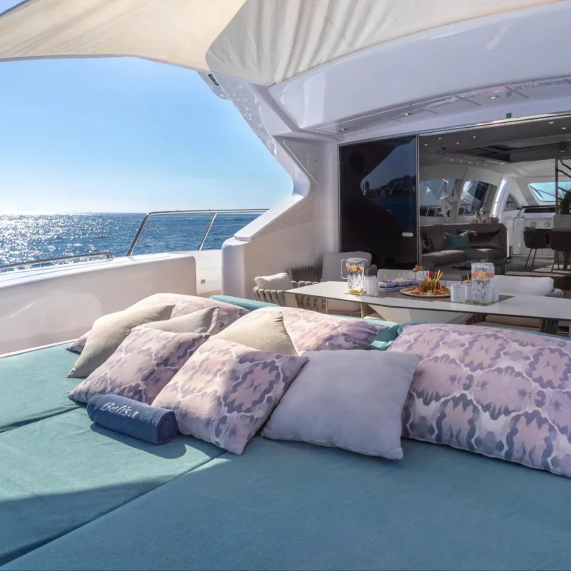 2003 Mangusta 108 for charter (photo 26)