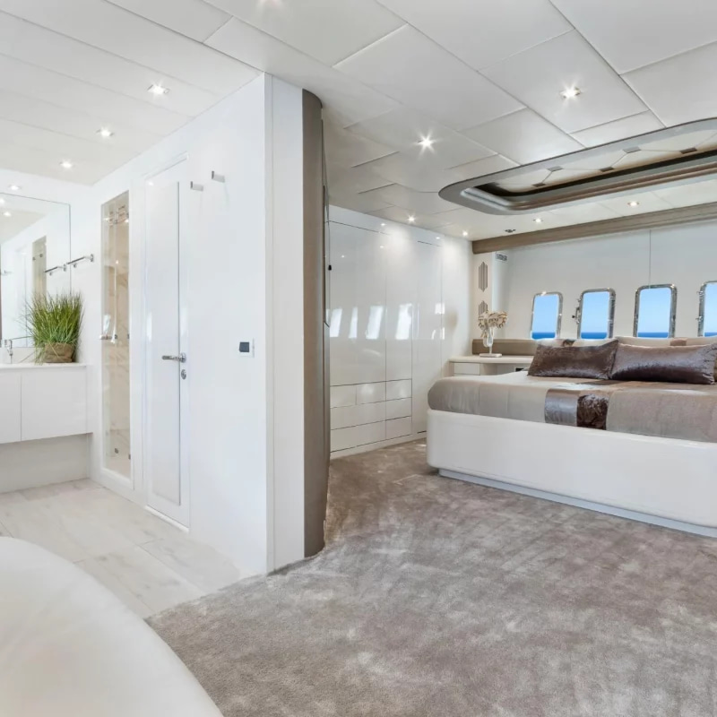 2003 Mangusta 108 for charter (photo 30)
