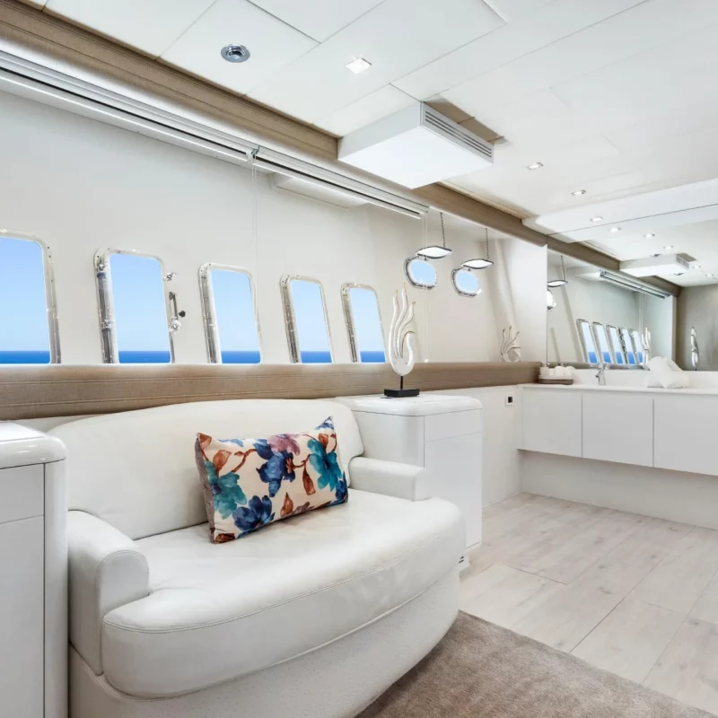 2003 Mangusta 108 for charter (photo 31)